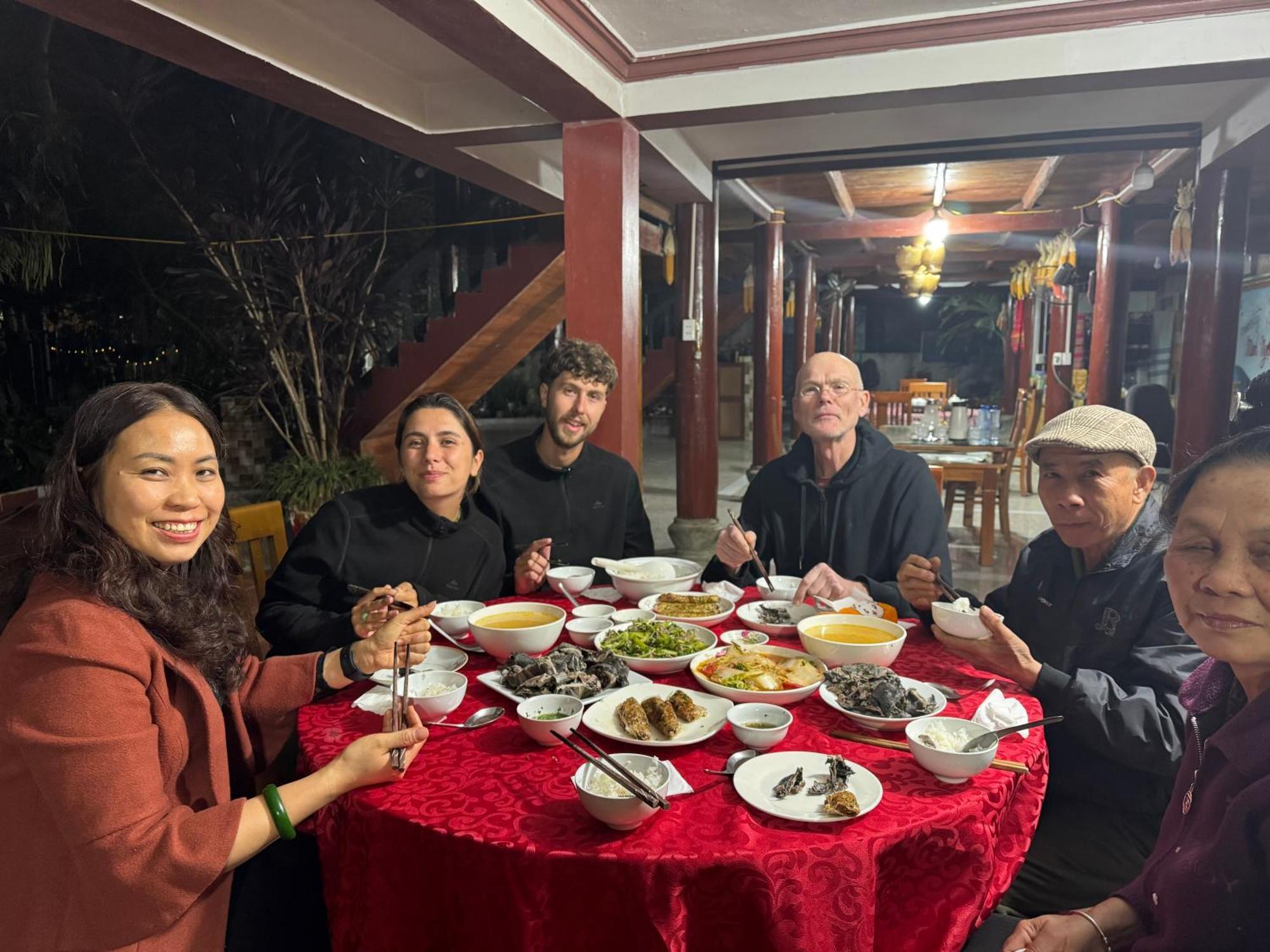 Minh Ngoc Homestay Dien Bien Phu Ban Hin Lom エクステリア 写真